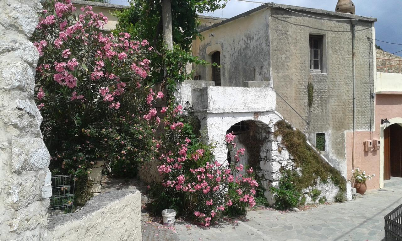Thronos Aravanes מראה חיצוני תמונה
